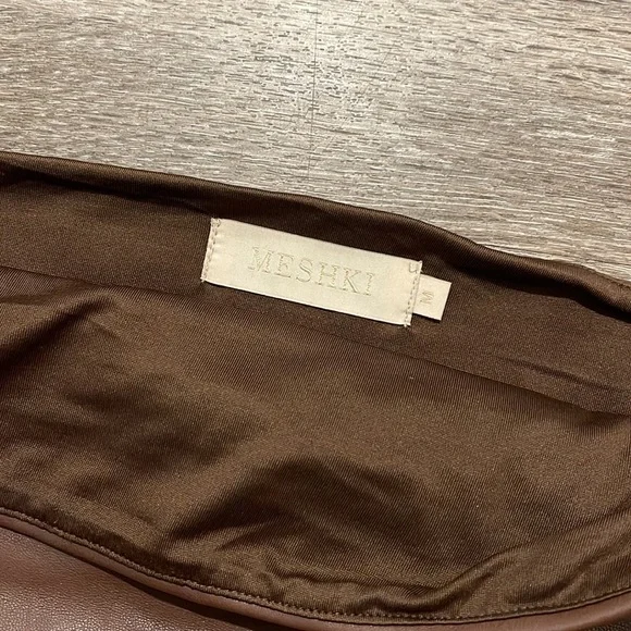 MESHKI vegan leather crop top - Picture 3 of 4